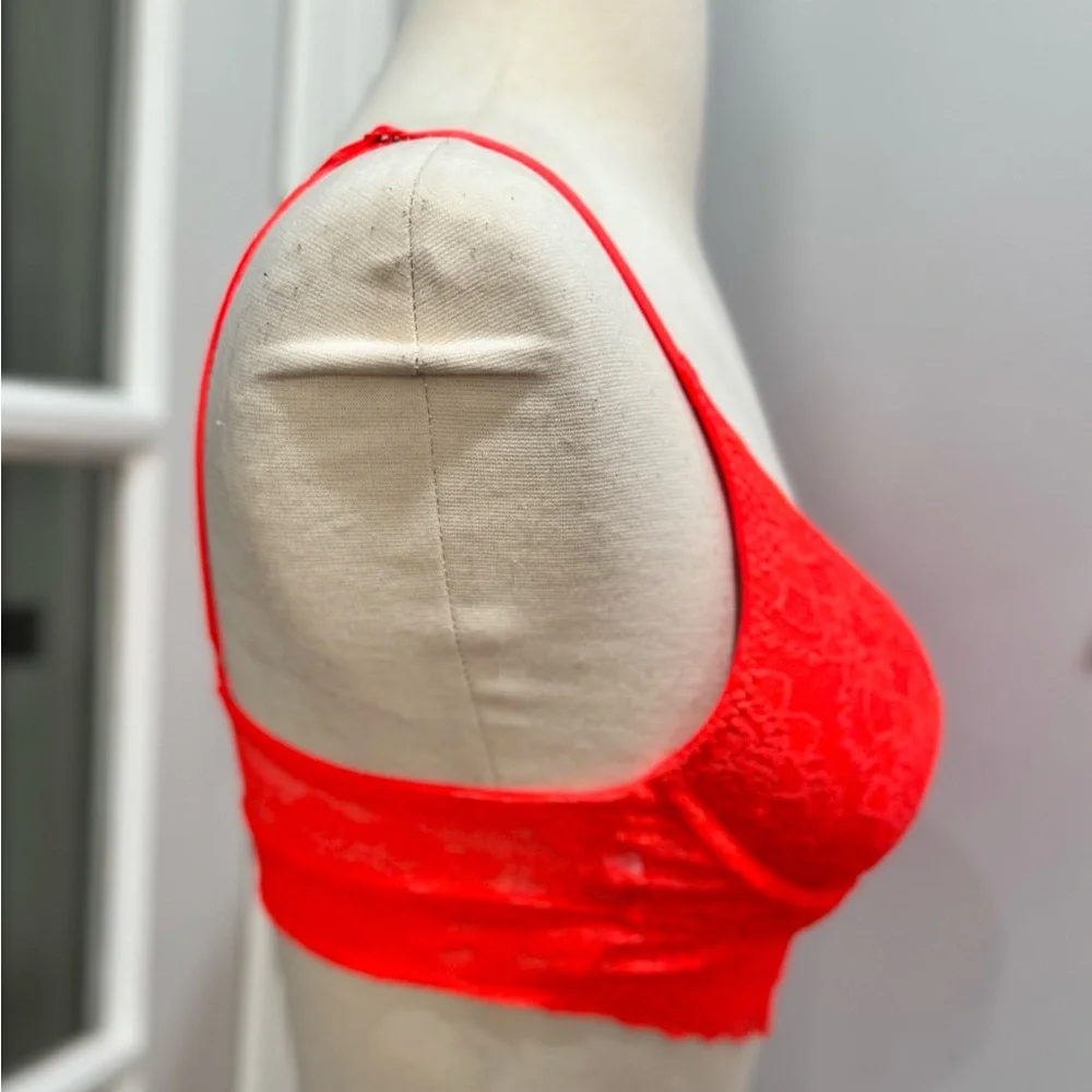 Victoria's Secret PINK Vibrant Orange Lace Push-up Bralatte